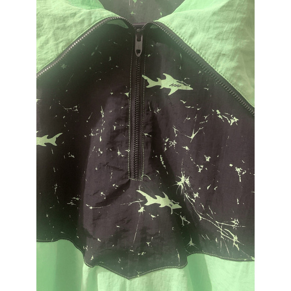 Vintage 90s Maui & Sons Large Green Windbreaker Jacket Shark Pattern - Picture 5 of 11